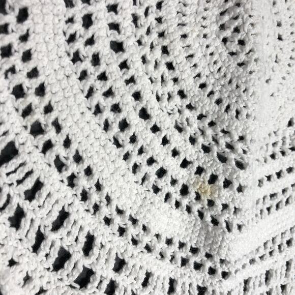 Round Small Crochet Table Cloth 29" Side Table Dresser Handmade Vintage Cottage - Picture 4 of 10